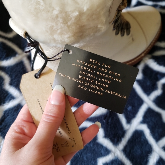 NIB Frye Samantha Hiker in Ivory Nubuck Leather - Picture 5 of 13